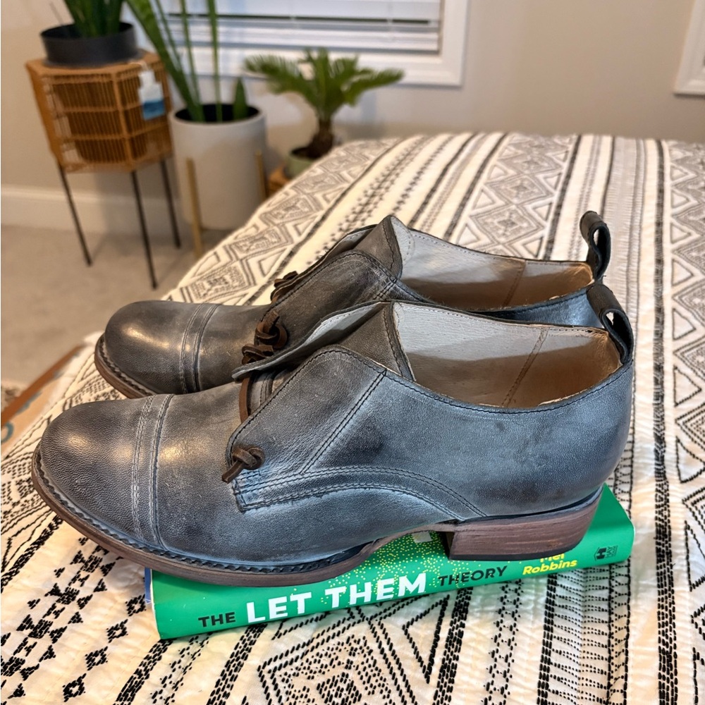 freebird Gray Leather Lace-Up Flats